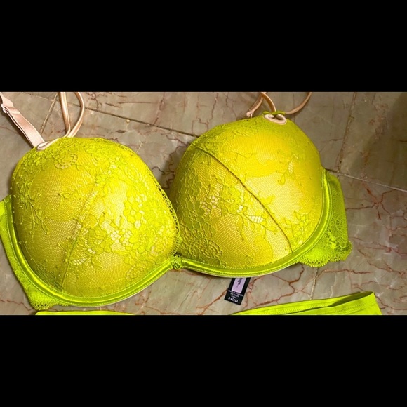 Victoria’s Secret push-up bra 34DD - Picture 2 of 2